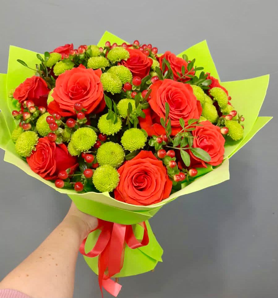 Букет цветов из: Хризантемы и Розы в Инарках