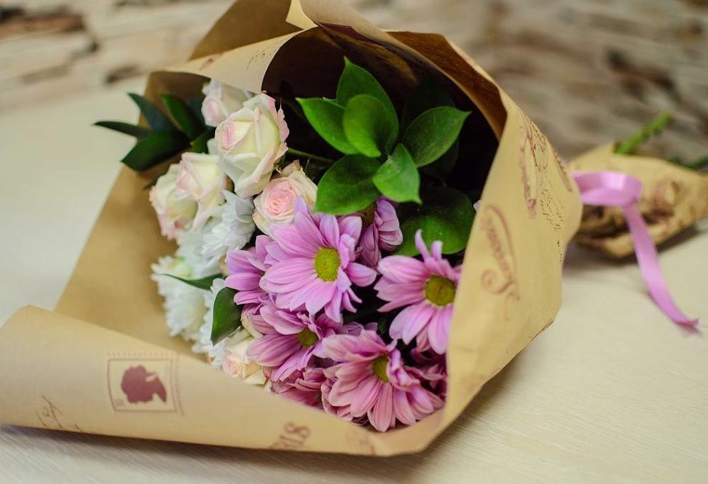 Букет цветов из: Розы и Хризантемы в Инарках