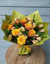 Букет цветов из:  Альстромерии и Розы в Инарках