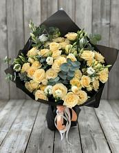 Букет цветов из:  Розы и Лизиантусы в Инарках