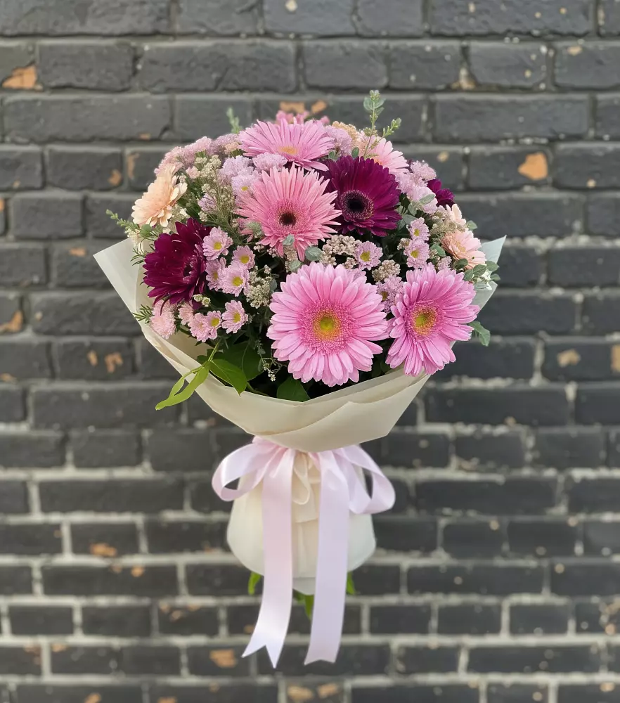 Букет цветов из: Герберы и Хризантемы в Инарках