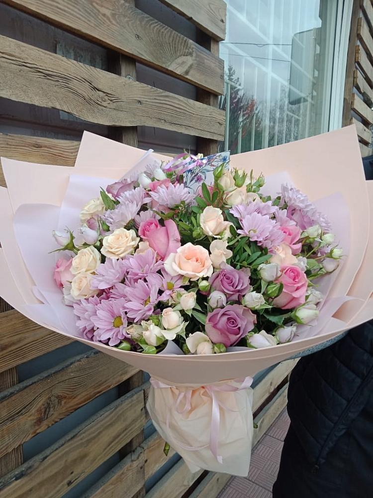 Букет цветов из: Розы и Хризантемы в Инарках