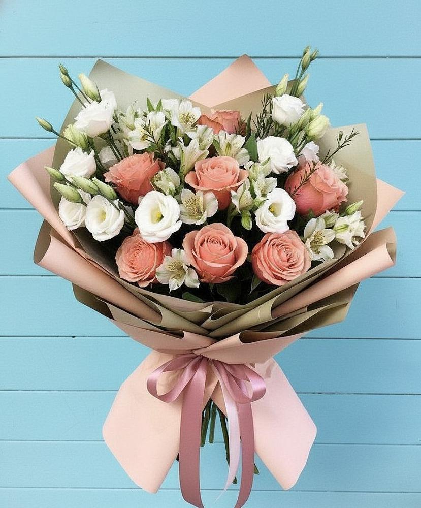 Букет цветов из: Розы, Альстромерии и Лизиантусы в Инарках