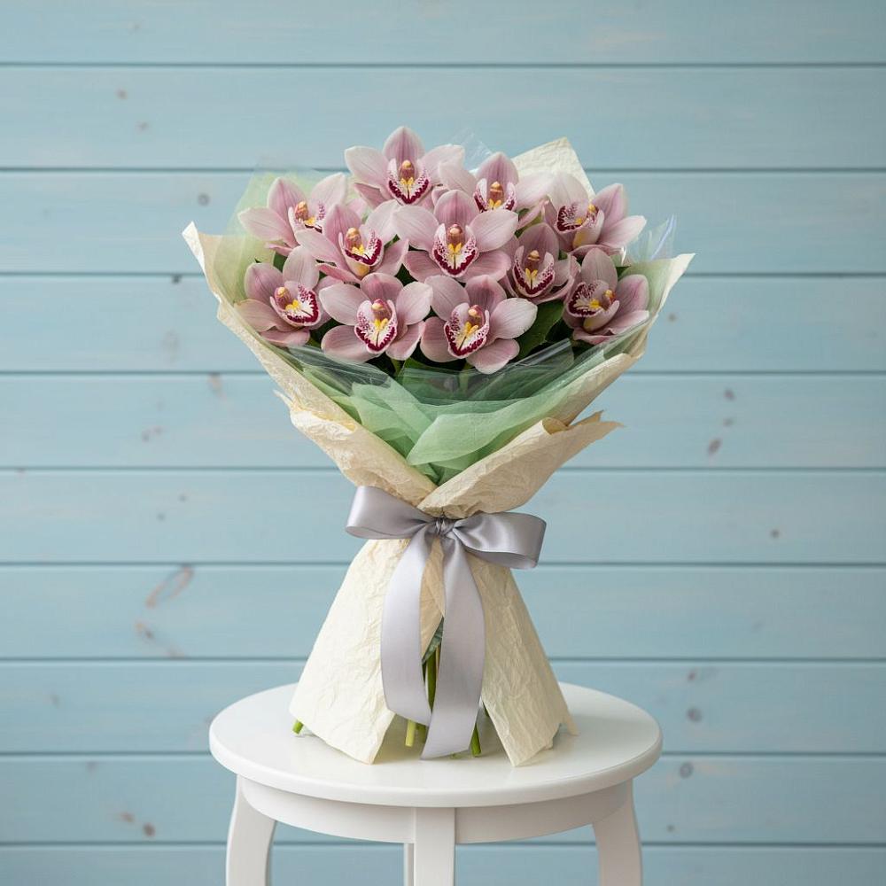 Букет цветов из: Орхидеи и Розы в Инарках