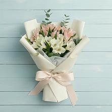 Букет цветов из:  Альстромерии в Инарках