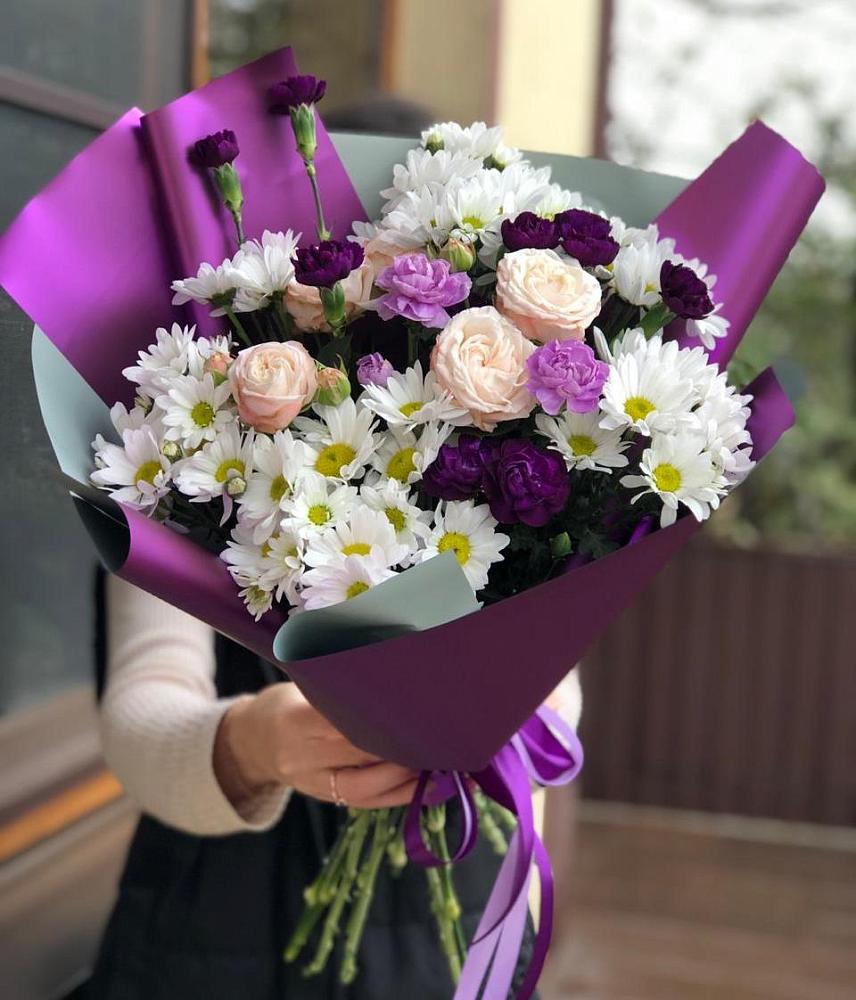 Букет цветов из: Хризантемы, Гвоздики и Розы в Инарках