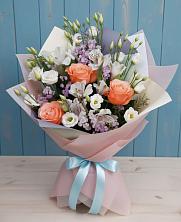 Букет цветов из:  Лизиантусы, Розы, Альстромерии и Гипсофила в Инарках