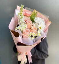 Букет цветов из:  Хризантемы и Розы в Инарках
