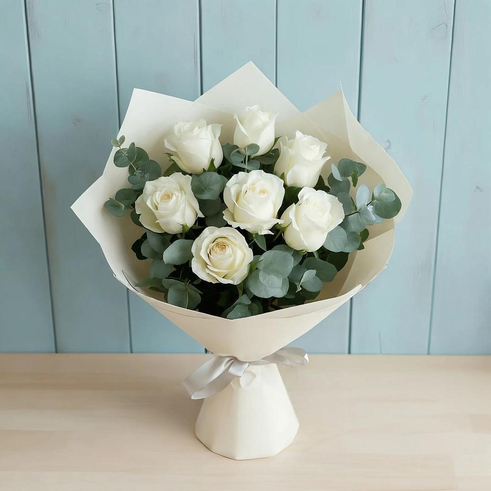 Букет Белые розы в Эвкалипте в Инарках
