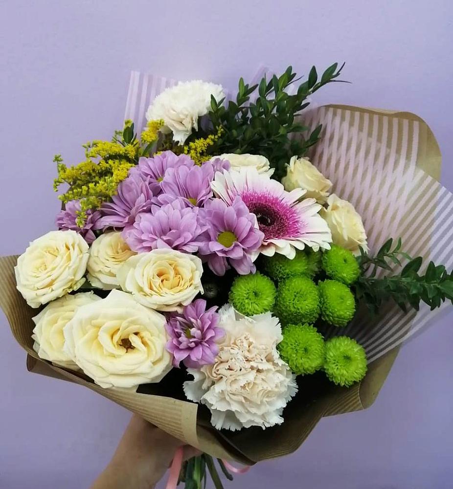 Букет цветов из: Хризантемы, Розы, Гвоздики и Герберы в Инарках