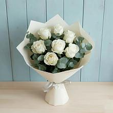 Букет Белые розы в Эвкалипте в Инарках