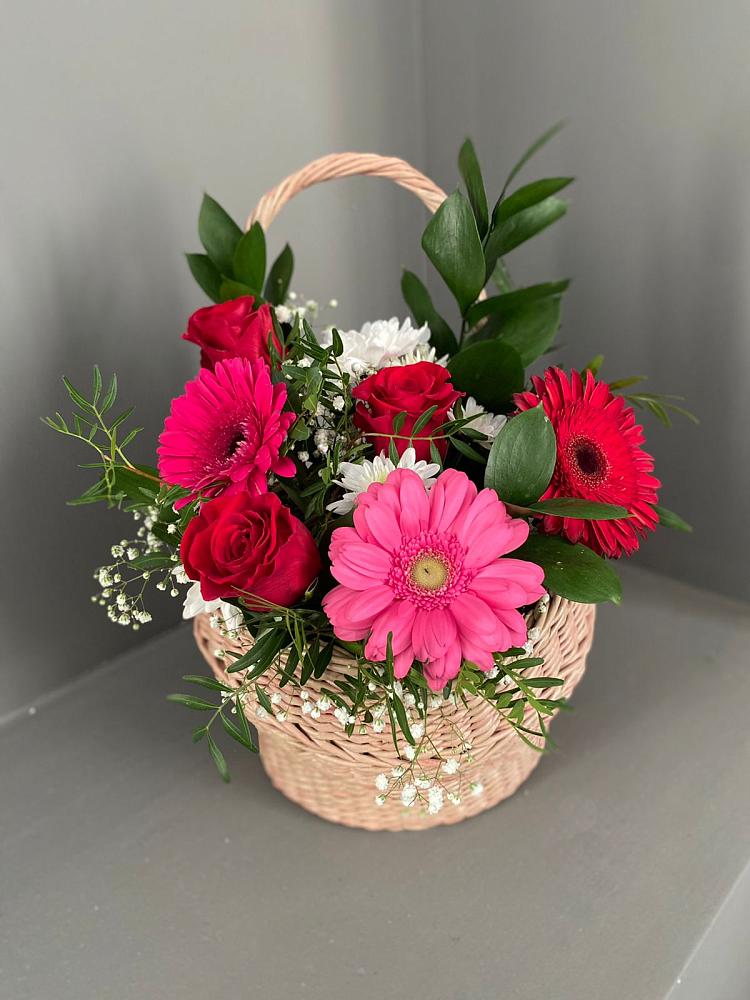 Цветочная композиция из Розы, Хризантемы и Герберы в корзине в Инарках