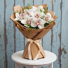 Букет цветов из:  Орхидеи и Розы в Инарках