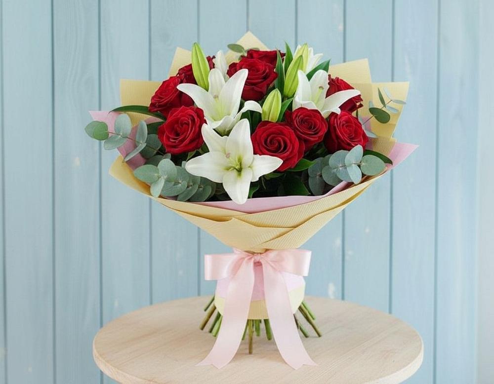 Букет цветов из: Лилии и Розы в Инарках